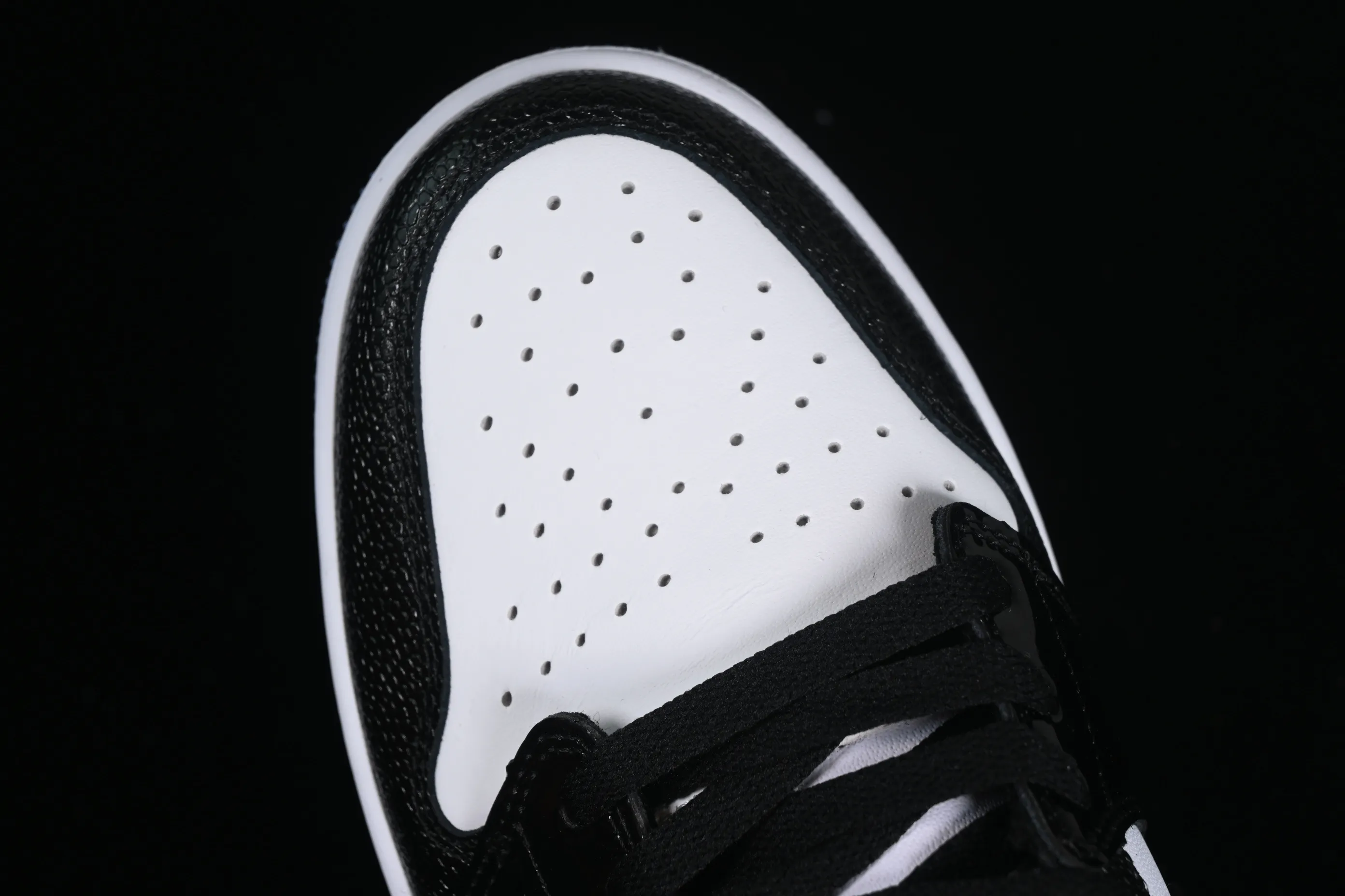 All categories Air Jordan Jordan series basketball shoes Air Jordan 1 Low Z version Air Jordan 1 Low Golf AJ1 Joe 1 new golf version laser patent leather black double hook FZ4159-100
